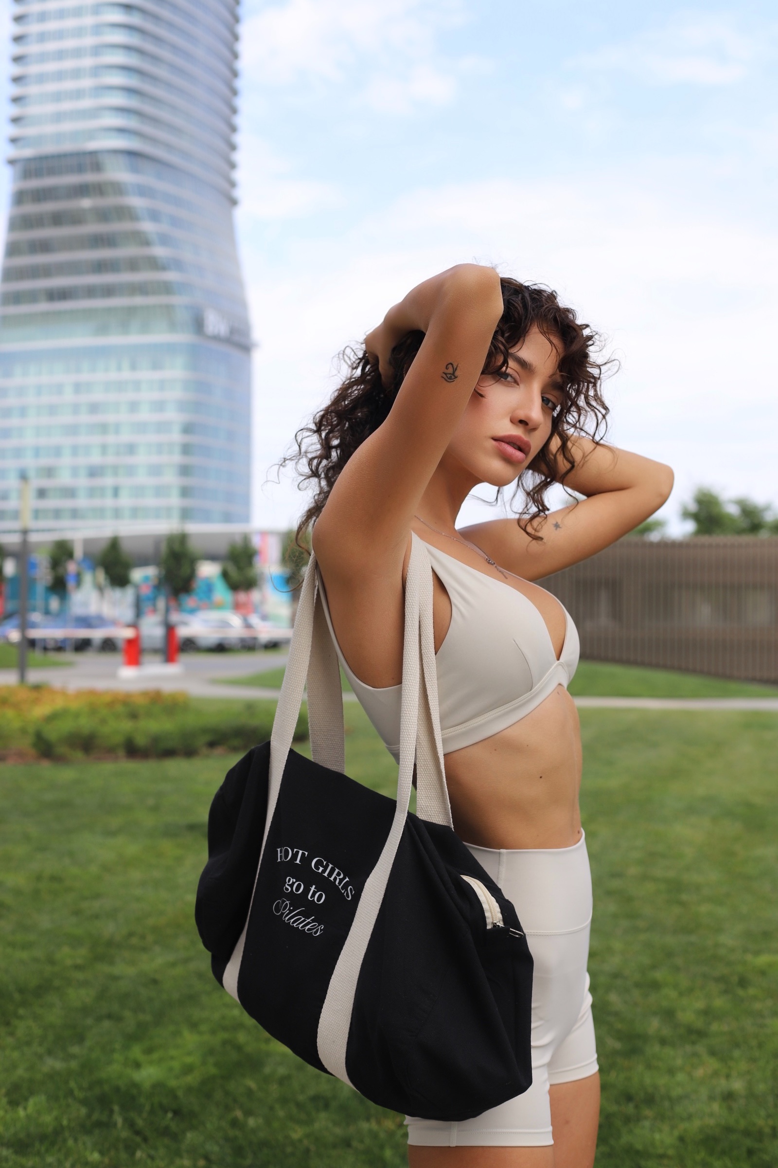 HOT GIRLS ceger — ručke i platno